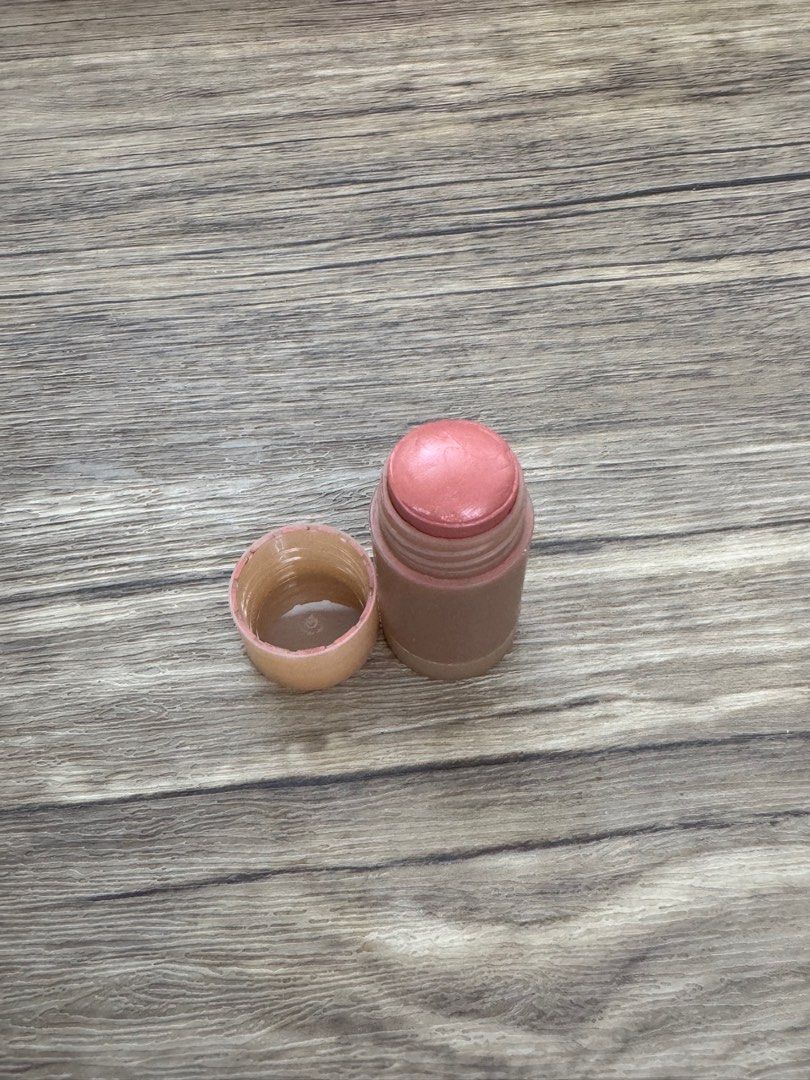 Detail Colour Tonic Blush in Darling (Category: Makeup) located in Manila. Submitted by kasuminha (Listing ID 1405567286, Image 3). Description: Lightly used 2-3x Last price posted.