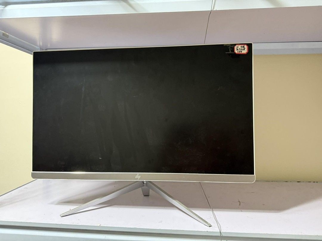Dhp 24 inches All in One PC (Category: Monitor Screens) located in Manila. Submitted by lhainelovi71994 (Listing ID 1405617923, Image 1). Description: Dhp 24 inches All in One PC I5 4th gen Intel UHD Graphics 8gb ram 128gb ssd Windows 11 pro OS Ms office installed Free mouse and keyboard 💸💸 5,500 Location: San Andres bukid manila Pick up or deliver cod.