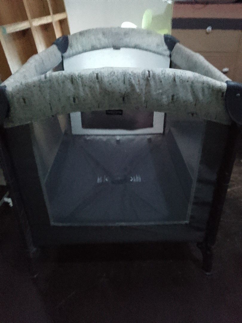Giant Carrier Playpen (Category: Cots & Cribs) located in Quezon City. Submitted by vanlacsa (Listing ID 1405630958, Image 2). Description: - Giant Carrier playpen - Mesh design for visibility and ventilation - Comes with a carrying bag for easy storage and transport - Provides a safe and comfortable space for your baby di na nagagamit, nakatambak nalng no issue. ayaw na ni baby SA crib.