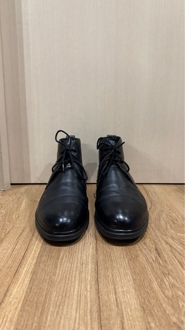 Hush Puppies - Chukka Boots (Category: Dress Shoes) located in Quezon City. Submitted by donsalta (Listing ID 1405614366, Image 1). Description: Black leather chukka boots from Hush Puppies. Very comfortable to use and has great traction when used on slippery surfaces. RFS: Bought another boots Size: 11 wide US.