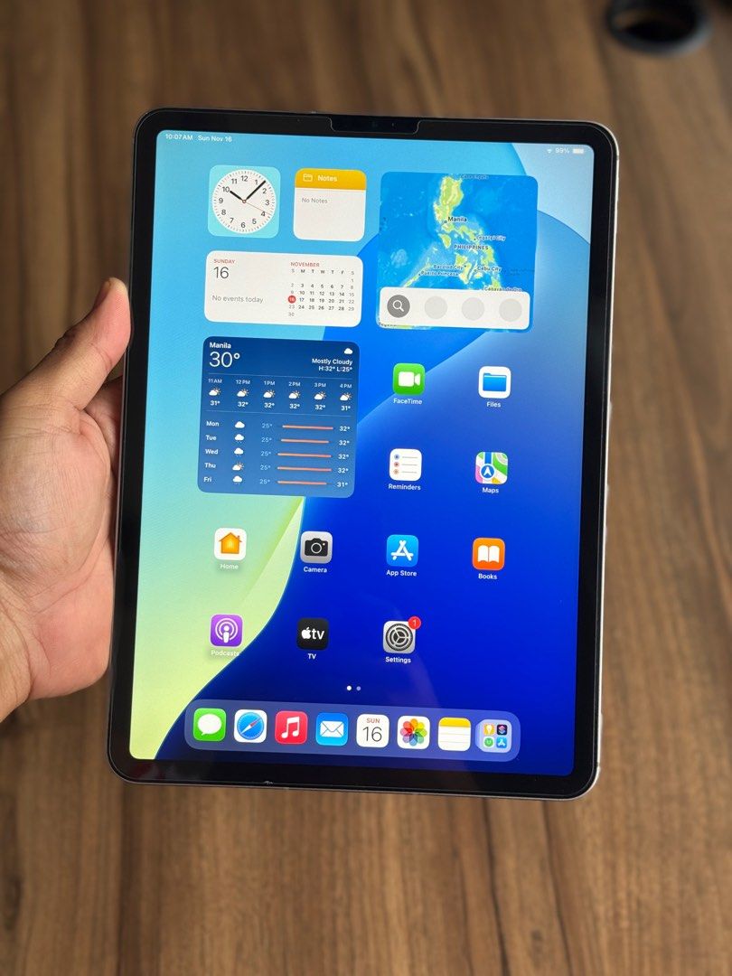 iPad Pro 11-inch M2 128GB + Cellular Space Gray (Category: iPad) located in Talisay. Submitted by kim_rey (Listing ID 1405685283, Image 2). Description: complete with box ▪️iPad Pro 11-inch ▪️Apple M2 chip ▪️8GB RAM ▪️128GB Storage ▪️Cellular (with sim slot) .