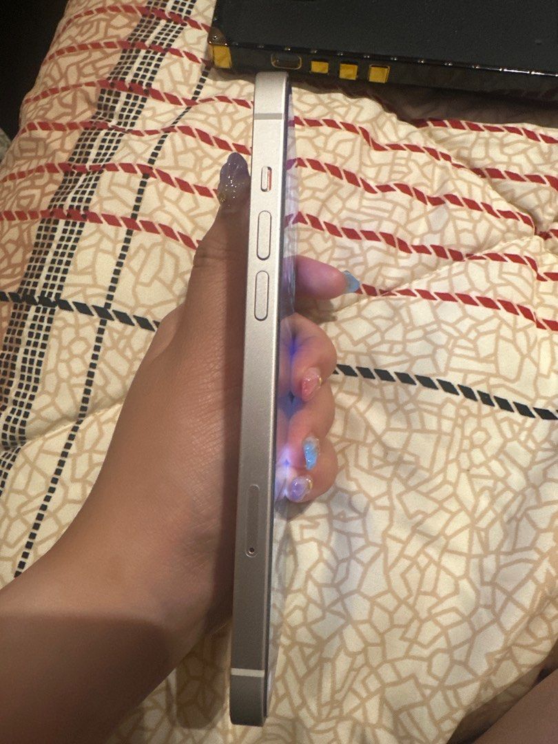 Iphone 14 plus 256gb (Category: iPhone 14 Series) located in Quezon City. Submitted by samdizon (Listing ID 1405564562, Image 3). Description: Will reformat once found buyer.