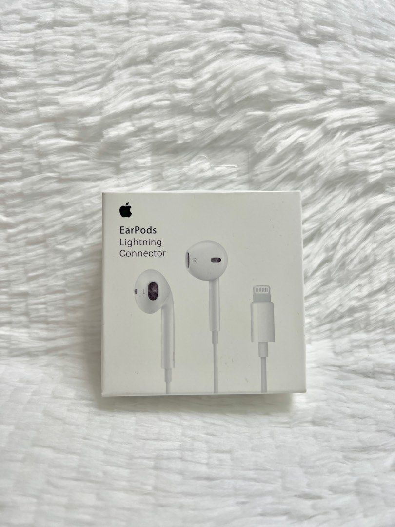 Lightning Earphone (Category: Earphones) located in Manila. Submitted by as_onlineshop11 (Listing ID 1405693422, Image 1). Description: Plug and Play Malakas ang sounds Delivery or Meet Up.