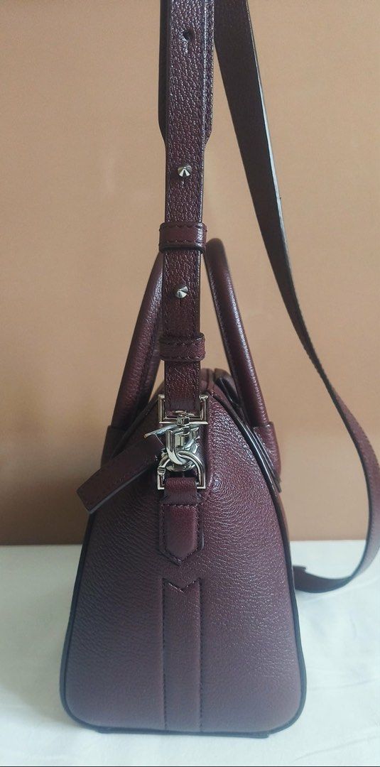 mini antigona goat burgundy (Category: Luxury Bags & Wallets) located in Bauang. Submitted by rjae07 (Listing ID 1405681280, Image 3). Description: mini antigona 10/10 almost new with dust bag authentic.