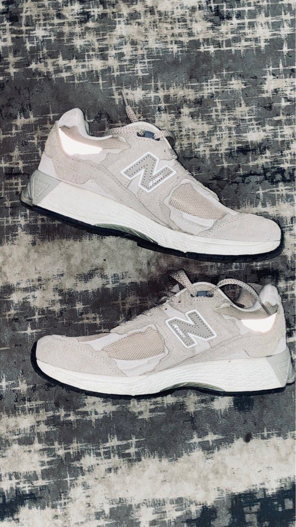 newbalance 2002r reflective, Men's Fashion, Footwear, Sneakers on Carousell
