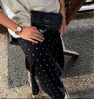 (Category: ) located in . Submitted by hers__ (Listing ID 1405555669, Image 1). Description: .