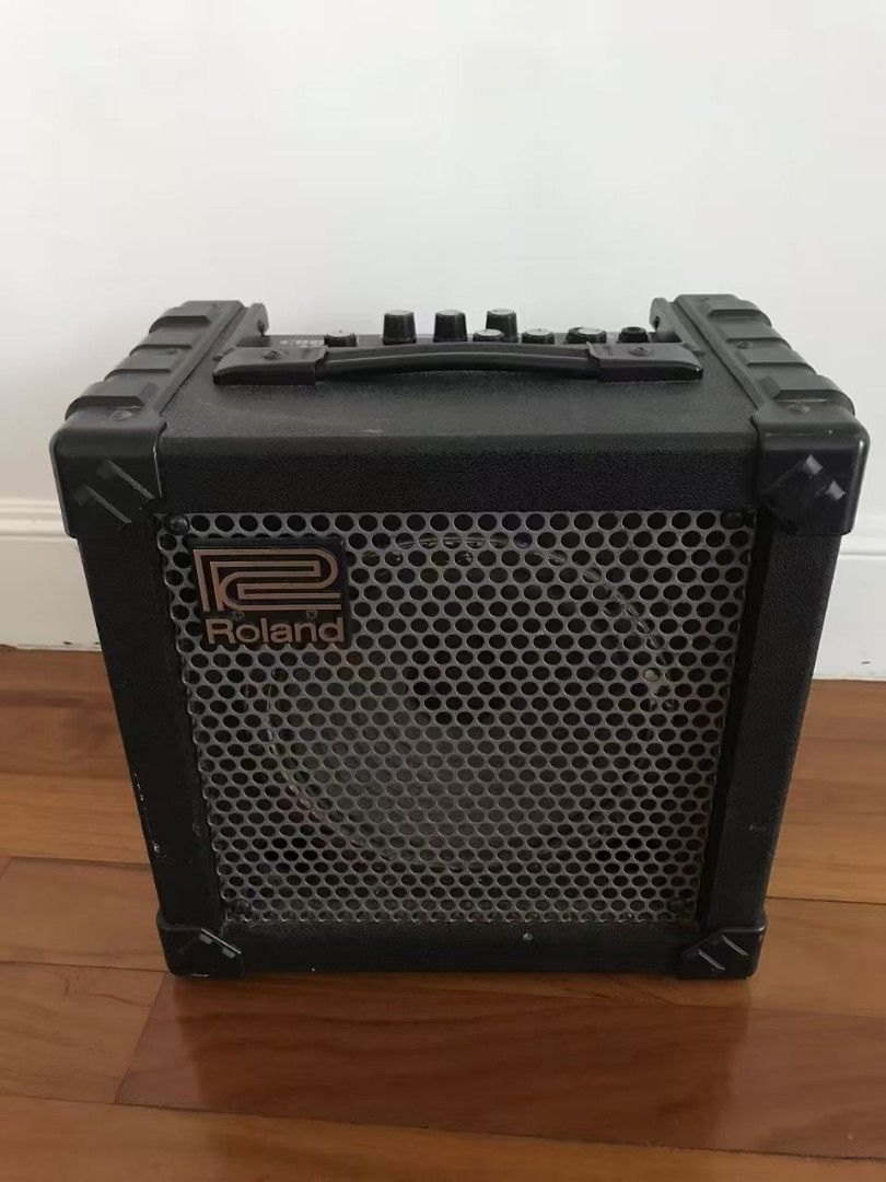 Roland Cube-15 Guitar Amplifier, 興趣及遊戲, 音樂、樂器 & 配件, 樂器配件 - Carousell