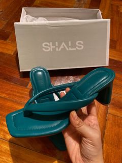 (Category: ) located in . Submitted by preloved97 (Listing ID 1405661552, Image 1). Description: .
