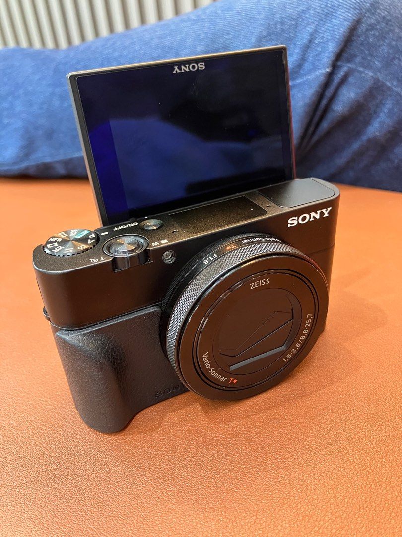 Sony rx100v or sony rx100m5 (Category: Cameras) located in San Juan City. Submitted by uniwyse (Listing ID 1405648341, Image 2). Description: Sony rx100 mark Five secondhand 100% good condition no defect or no history of repair Package includes Sony rx100v secondhand 16gb memory Battery Battery charger Warranty terms: Three months Service warranty sa store po namin. Except warranty: LCD, water damage, or physical damages. we have physical store. 
