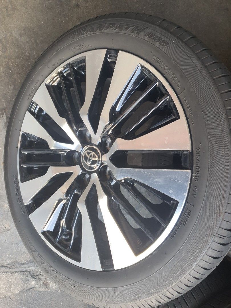 Sport rim with tyre 235.50.18 Japan Used Original new model 