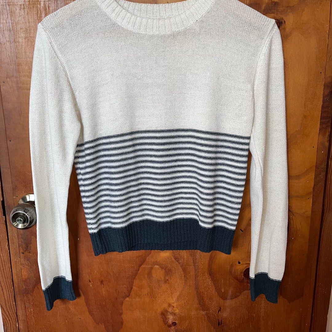 Striped Crew Neck Sweater (Category: Longsleeves) located in Baguio. Submitted by basicthriftbaguio (Listing ID 1405640252, Image 3). Description: stripes knit 🩵 no flaws! fits small to med ₱150.