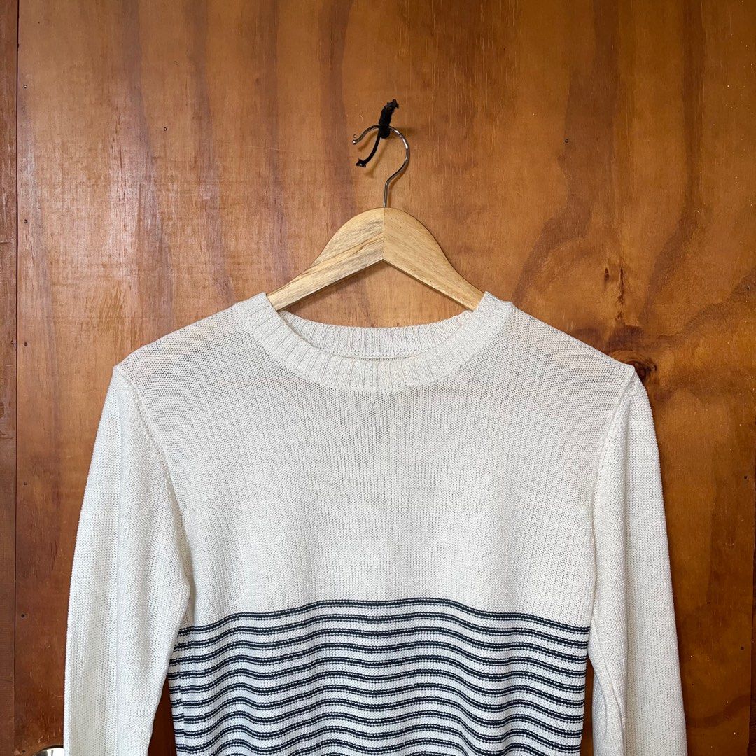 Striped Crew Neck Sweater (Category: Longsleeves) located in Baguio. Submitted by basicthriftbaguio (Listing ID 1405640252, Image 2). Description: stripes knit 🩵 no flaws! fits small to med ₱150.