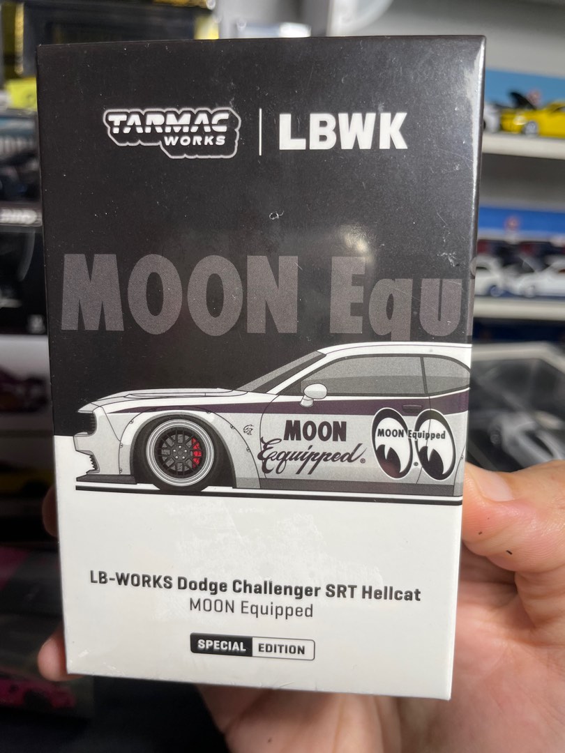 tarmac works LBWK dodge challenger SRT hellcat moon equipped, Hobbies ...