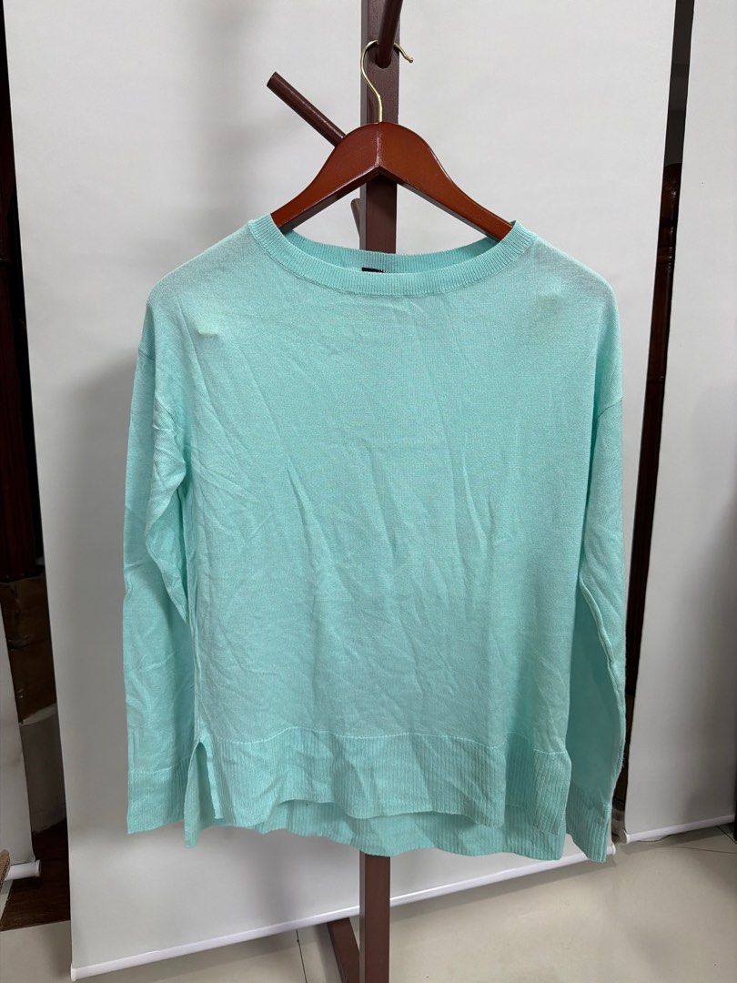 Terranova Mint Green Long Sleeve Sweater - Small (Category: Longsleeves) located in San Juan City. Submitted by bokisy (Listing ID 1405665196, Image 1). Description: - Mint green sweater - Long sleeves - Round neckline - Relaxed fit - Side slits at hem - Lightweight fabric - Perfect for layering - Simple and versatile.