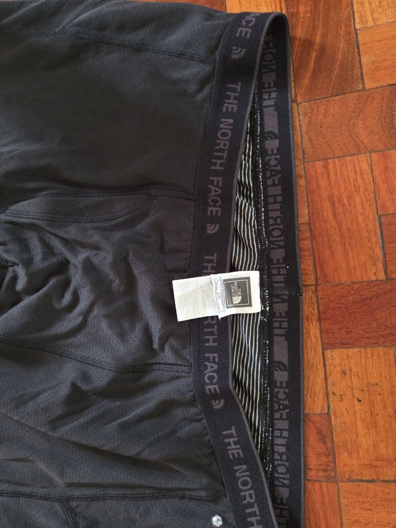 The North Face thermal underpants size L (Category: Underwear) located in Quezon City. Submitted by frankstuff (Listing ID 1405559979, Image 2). Description: - The North Face thermal under pants - Features brand name on waistband - Dark colored material - Boxer brief style.