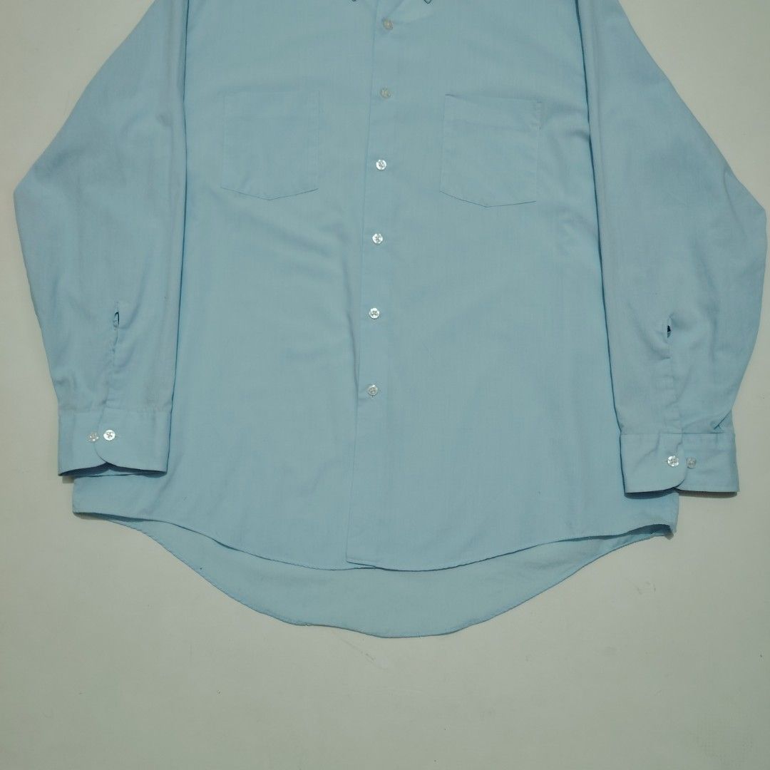 VINTAGE 80S SEARS BUTTON DOWN LONGSLEEVES SHIRT (Category: Formal Shirts) located in Dinalupihan. Submitted by aizzeestuffs (Listing ID 1405630241, Image 3). Description: Length :30.5 " Width :25.5" Shoulder :20" Sleeves :24" Color may vary due to lighting. PM for more details. Old Money Luxury Designer. .
