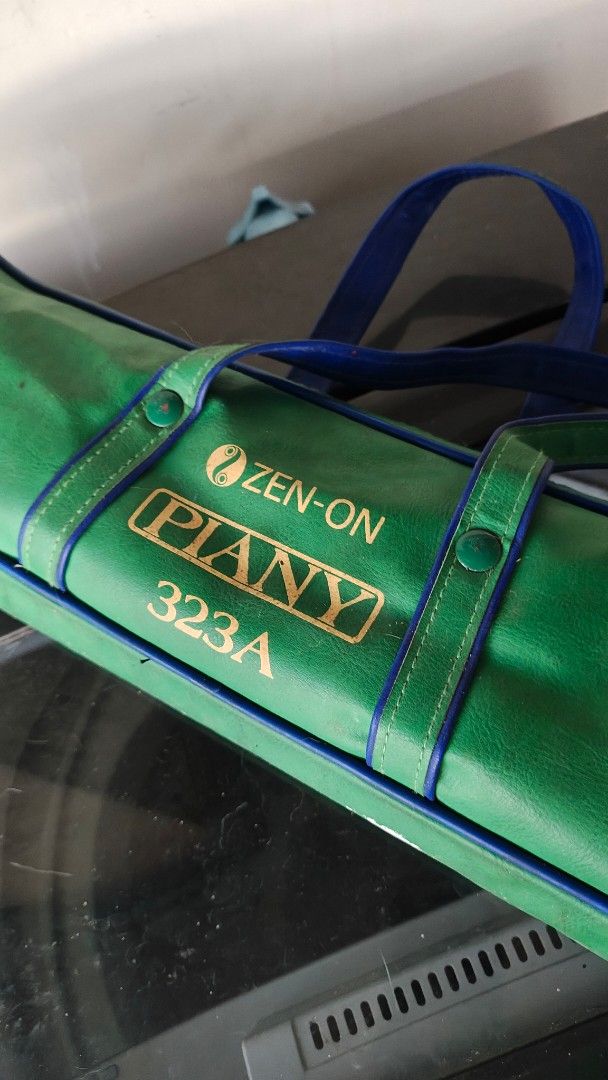 Zen-On Piany 323A Melodica (Category: Musical Instruments) located in Valenzuela. Submitted by ajisells (Listing ID 1405630483, Image 1). Description: complete set.