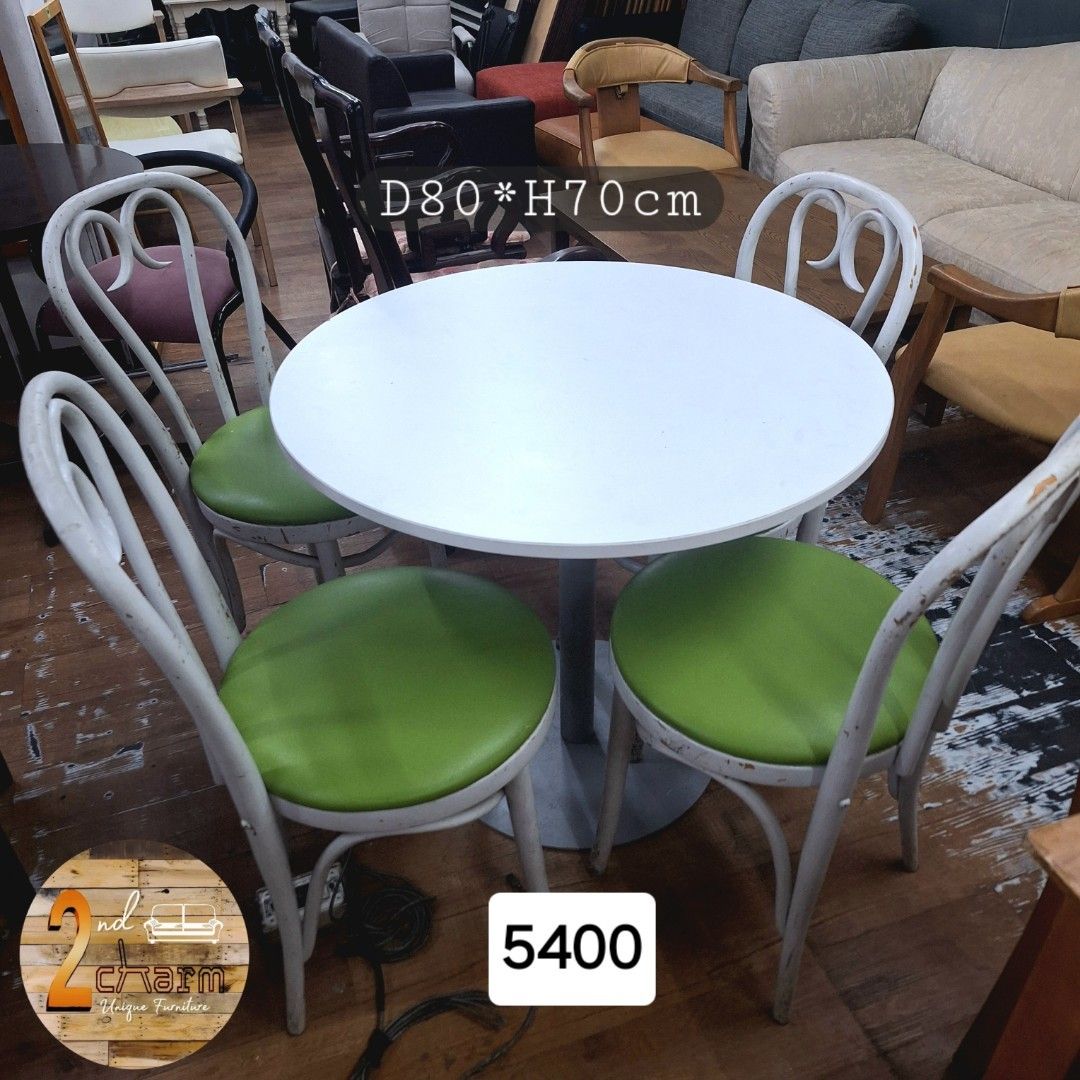 2nd hand Round Dining Table (Category: Tables & Sets) located in Paranaque City. Submitted by feybelhaft (Listing ID 1405789814, Image 2). Description: - Round white table (D80cm x H70cm) - Perfect for small dining areas - Ideal for everyday use.