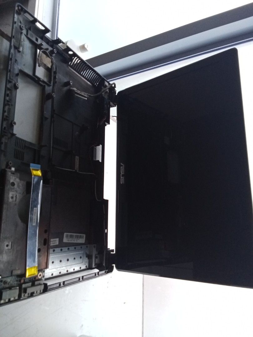 ASUS Laptop Screen, working
