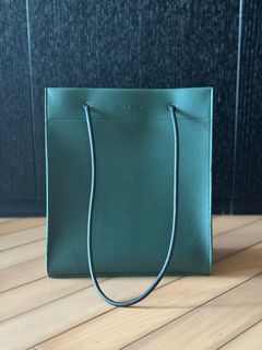 （分類：）位於 。 由 ennaaloue 提交（商品編號 1405737793，圖片 1）。簡介： 。