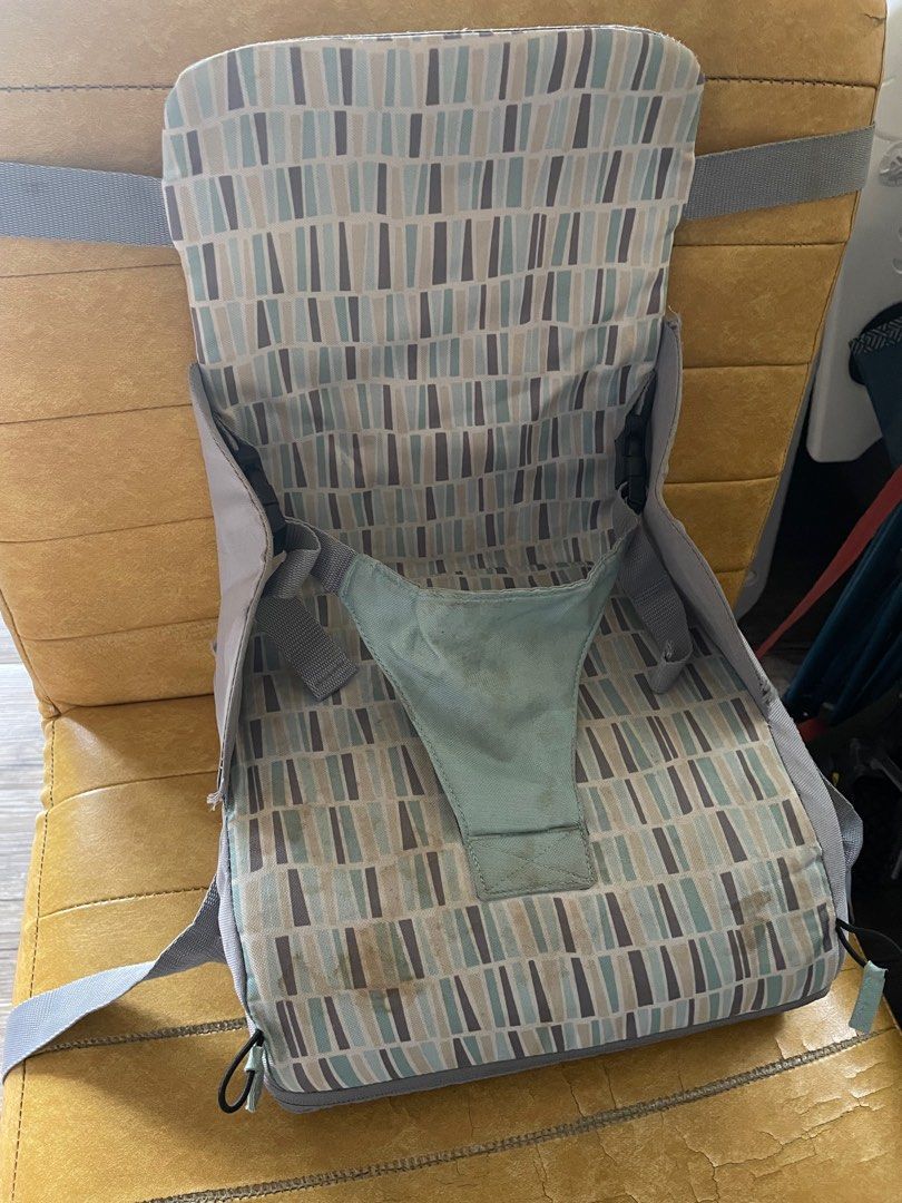 Baby Foldable Chair seat (Category: Other Babies Going Out Needs) located in Pasig City. Submitted by ishyk (Listing ID 1405728019, Image 2). Description: - Handy - Foldable - Lightweight - Needs Cleaning - Washable.