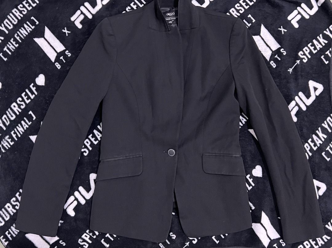 Black G2000 Women Blazer (Category: Coats, Jackets and Outerwear) located in Quezon City. Submitted by korieyah (Listing ID 1405876069, Image 1). Description: g2000 women blazer (with soft shoulder pads) color: black size: s — ₱400.