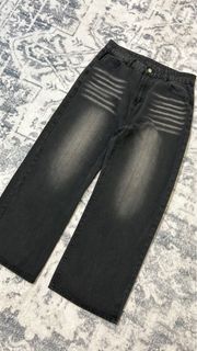 (Category: ) located in . Submitted by aar.thriftstore (Listing ID 1405890755, Image 1). Description: .