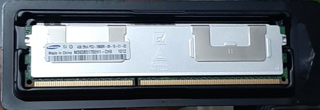 Desktop 4GB DDR3 Memory (Category: Computer Parts) located in Quezon City. Submitted by refugeemack (Listing ID 1405842755, Image 2). Description: - PC Memory 4GB DDR3 w/ heatsink - Slightly negotiable or swap for two 8GB module DDR3 - 4pcs available - P500 each - Halfway Meetup for actual testing/item pickup.