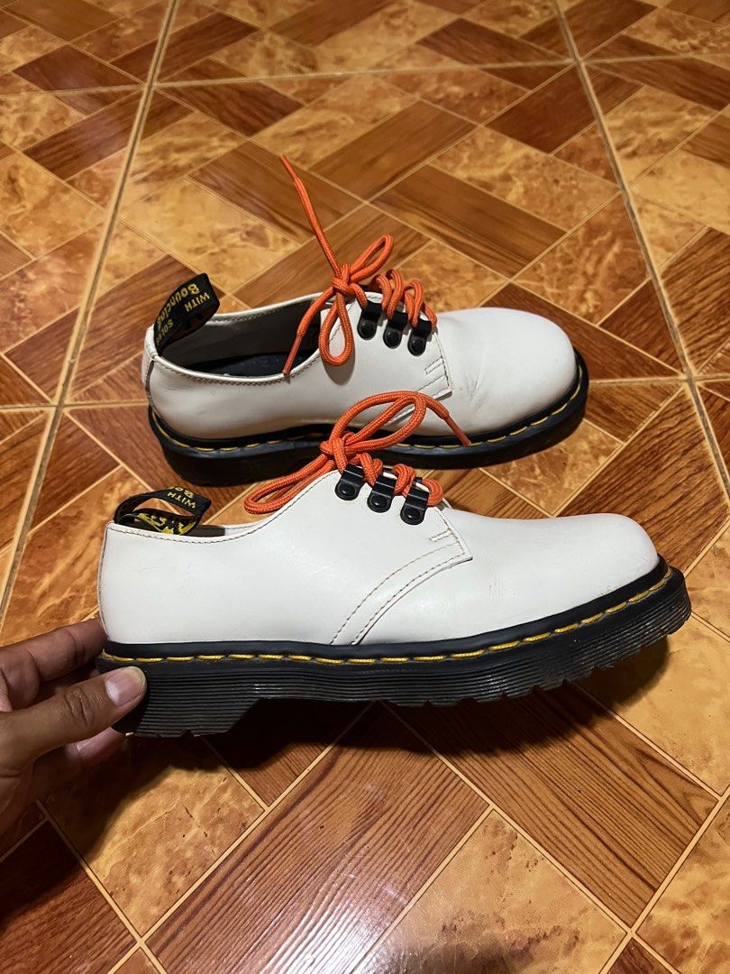 Dr. martens (Category: Loafers) located in Binmaley. Submitted by jayvecatalan21 (Listing ID 1405826644, Image 2). Description: Size 36 Good Condition .