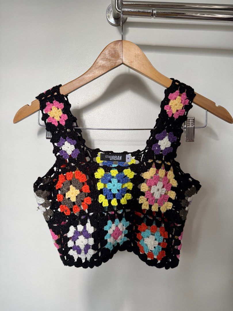 Floral crochet top (Category: Others Tops) located in Pasig City. Submitted by helpmedispose (Listing ID 1405783416, Image 2). Description: .