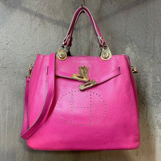 (Category: ) located in . Submitted by classy.glamour (Listing ID 1405877754, Image 1). Description: .