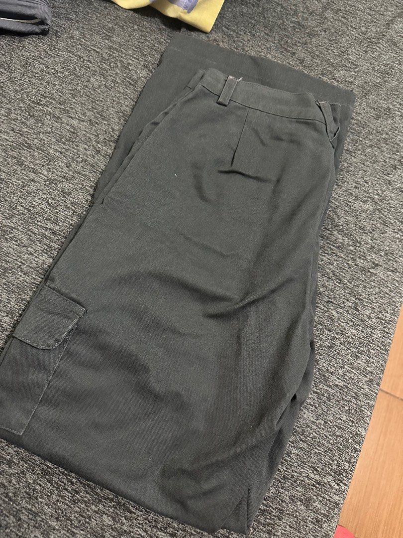 Hipgoddess cargo pants (Category: Jeans) located in Mandaluyong City. Submitted by declutterwithdx (Listing ID 1405873887, Image 2). Description: - Cleo cargo pangs from hipgoddess - in color crow - Used less than 3x - Size L - RFS: does not fit me anymore.