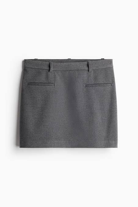 H&M Gray Mini Skirt (Category: Skirts) located in Pasig City. Submitted by helpmedispose (Listing ID 1405794521, Image 2). Description: .