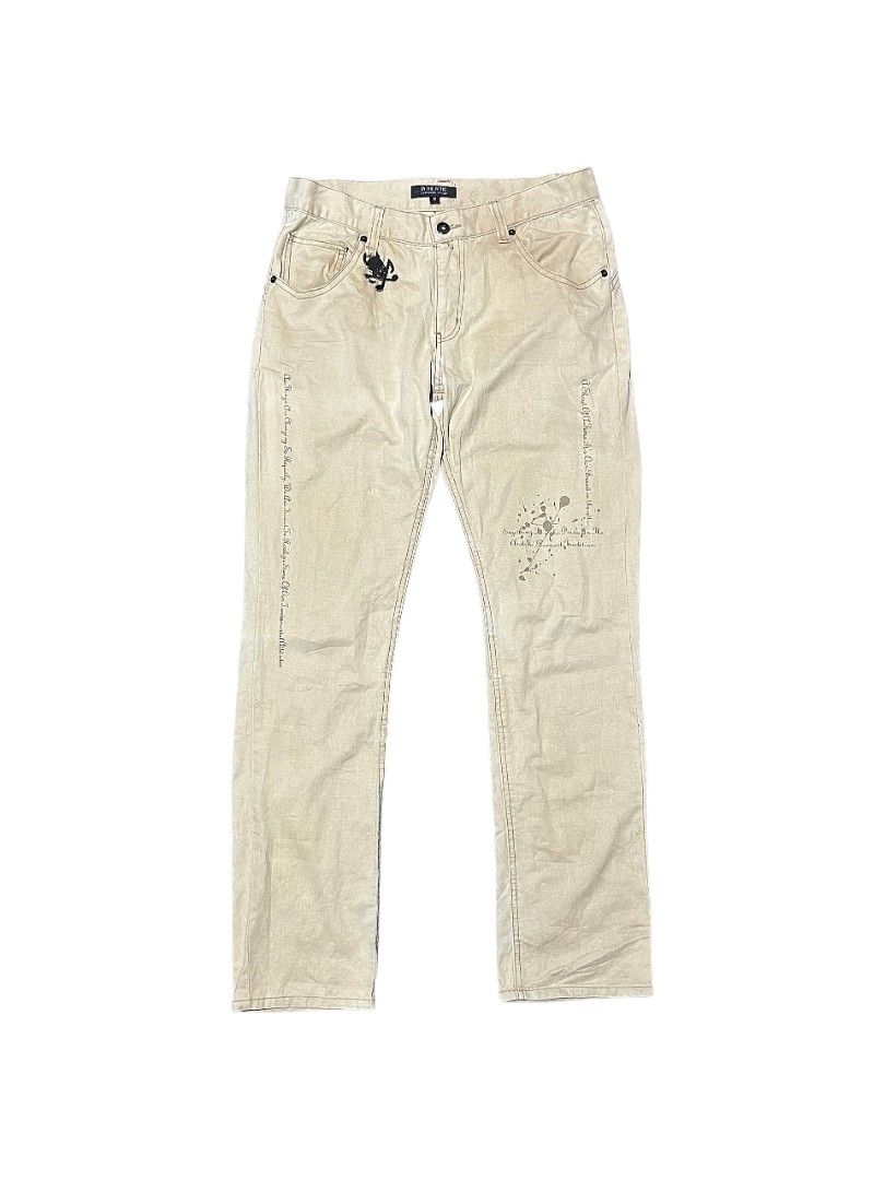 In the attic Skull Quote Pants (Category: Jeans) located in Davao. Submitted by wildhearts121 (Listing ID 1405785723, Image 1). Description: Medium.
