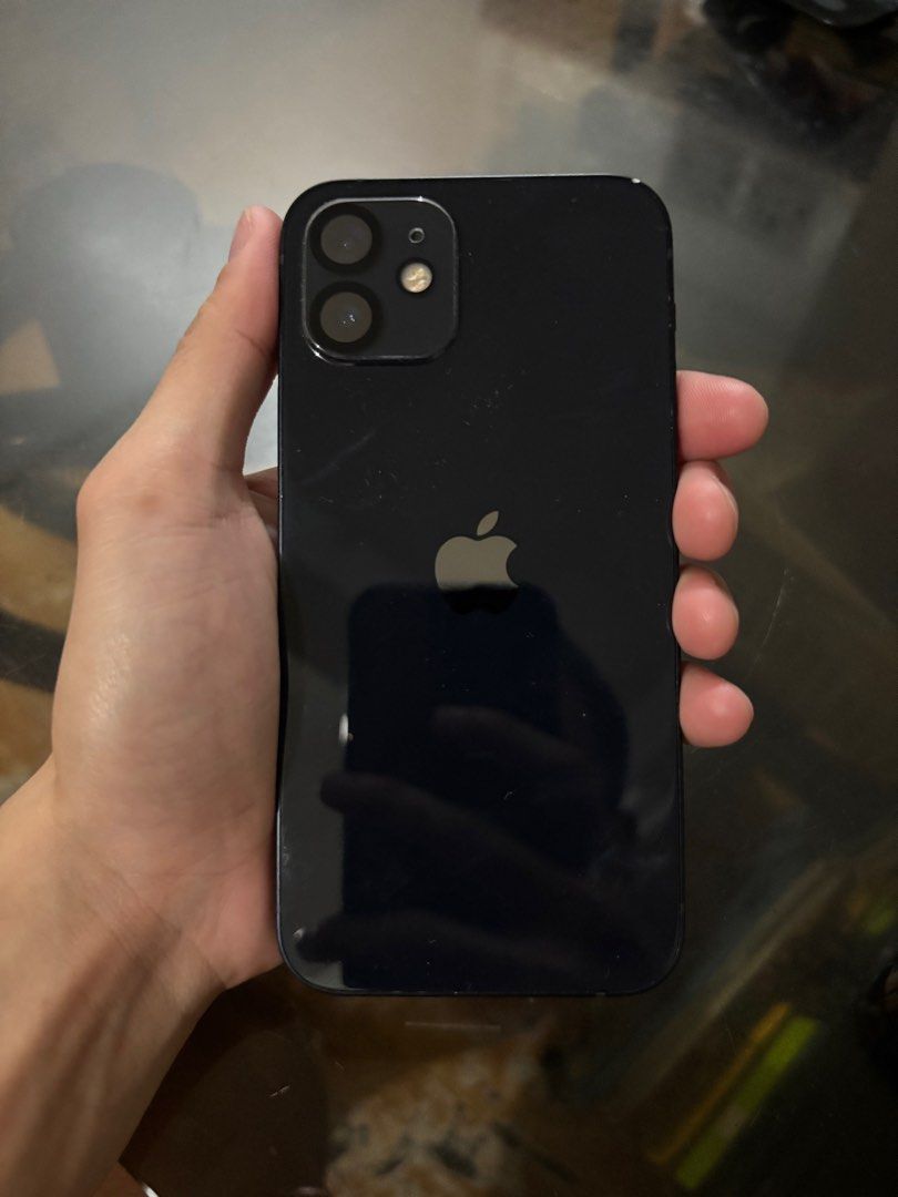 iPhone 12 (Category: iPhone 12 Series) located in Quezon City. Submitted by backspacej81675 (Listing ID 1405856363, Image 2). Description: iPhone 12 64gb ₱6,499 only. Last Price ‼️‼️‼️ - Globe locked - 77% battery health - Charging port not working (wireless charging lang) - Shaky main camera but not .5 RFS: already upgraded Pass sa barat! .