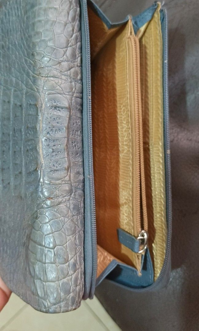 Japan quality (Category: Luxury Bags & Wallets) located in Liloan. Submitted by nina_lima (Listing ID 1405738542, Image 3). Description: RODANIA CROCODILE WALLET.