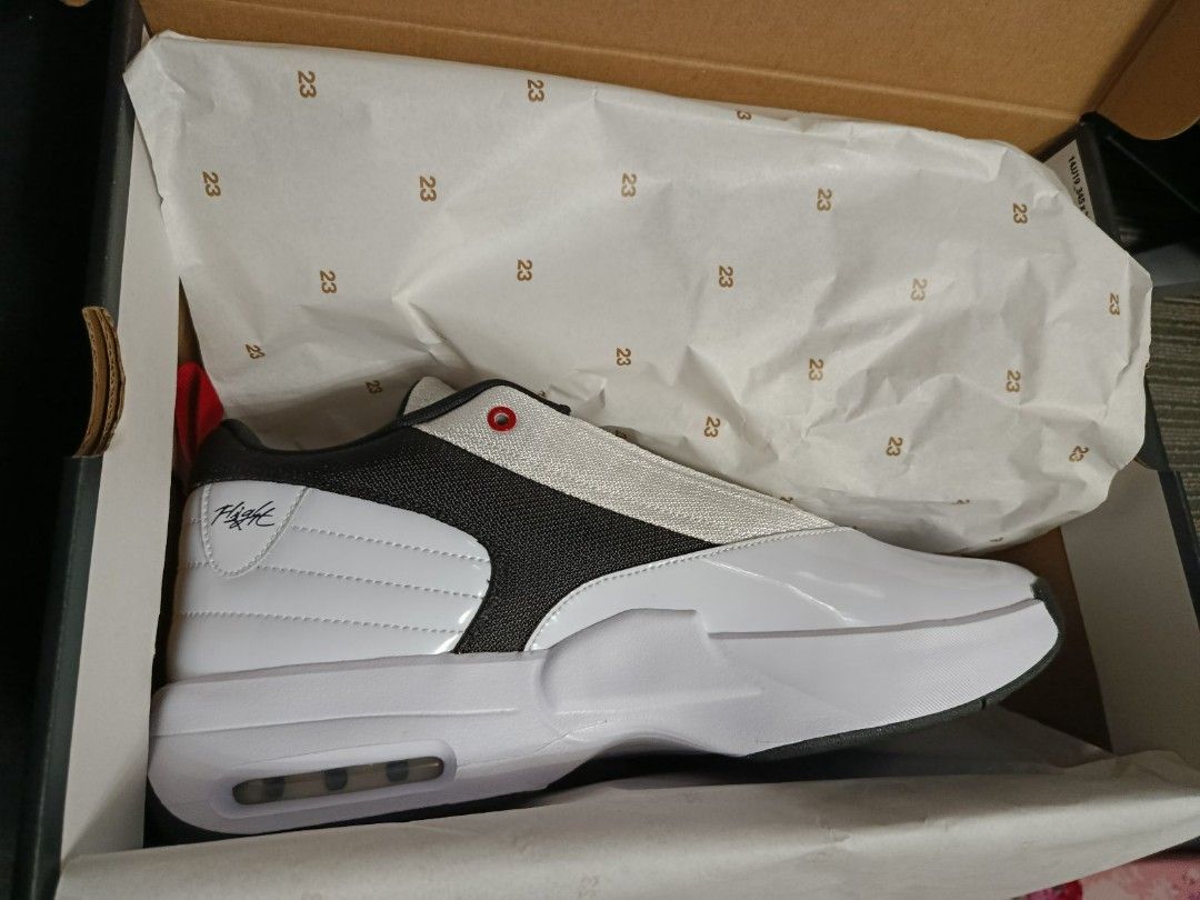 Jordan Max Aura 6 White Gym Red (Category: Sneakers) located in Quezon City. Submitted by frozenshield (Listing ID 1405787278, Image 3). Description: US 12.