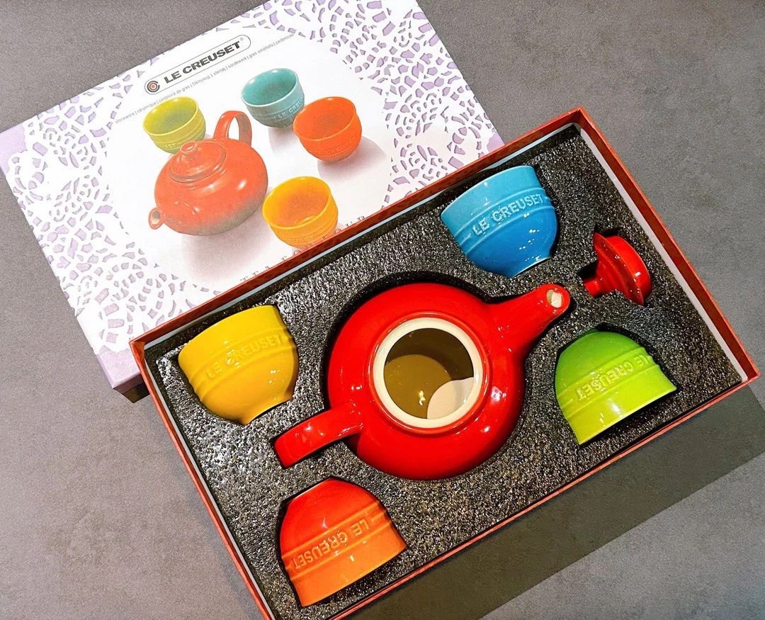 Le Creuset Rainbow Collection (Category: Dinnerware & Cutlery) located in Las Pinas. Submitted by angeltntn (Listing ID 1405882391, Image 3). Description: LE CREUSET RAINBOW COLLECTION Inclusions: invidually boxed sets 6-pc 7” plate set 6-pc 9” plate set 6-pc Rice bowl set 6-pc Serving bowl 6-pc Mug set 3-pc Condiment set with tray platter 5-pc Tea set 3-pc Platter set .