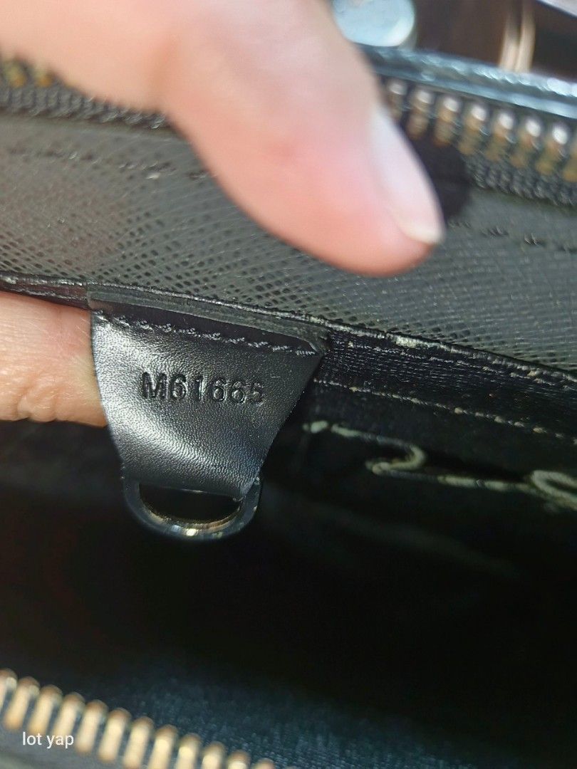 LOUIS VUITTON Taiga Rozan Bag Document Holder Slate LV Auth M61665 Grey (Category: Luxury Bags & Wallets) located in Davao. Submitted by ourvintagelife (Listing ID 1405830145, Image 3). Description: project bag, needs recolorimg in the inside and edge coating for the handle..