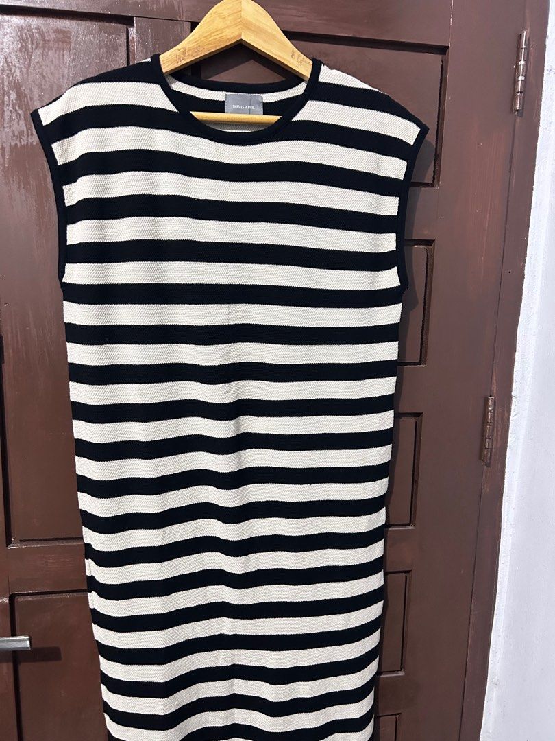 Mididress This Is April Stripe Dress Hitam Putih Knit Premium Dress Panjang Knit (Kategori: Gaun & Rok) berada di Pekanbaru. Dikirim oleh curatedbytiy (ID iklan 1405796078, Gambar 2). Deskripsi: Ld 106-128 P 120 Tidak ada minus Belum dipakai .