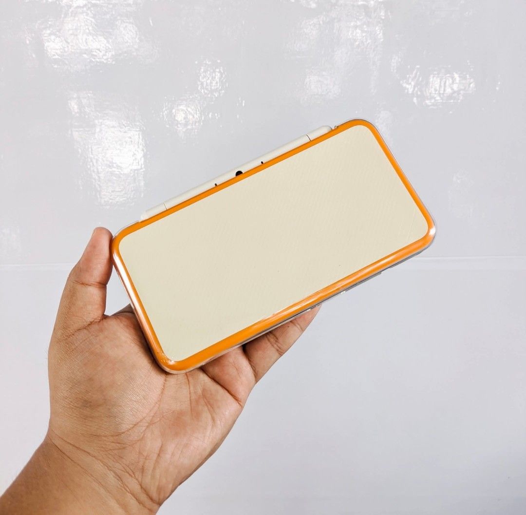 New Nintendo 2DS XL Complete Box (Category: Nintendo) located in Plaridel. Submitted by tocilevelup011317 (Listing ID 1405896589, Image 2). Description: FOR SALE: NINTENDO 2DS XL WHITE + YELLOW 32GB CFW COMPLETE IN BOX ✅ COP AND MEET UP ✅ Can do video call to check unit ✅ 9/10 CONDITION ✅ BOTH SCREENS ARE GOOD ✅ CAN REQUEST DS/3DS GAMES ✅ 7 DAYS WARRANTY FOR PEACE OF MIND INCLUSIONS : UNIT MANUAL AR CARD CHARGER 32 GB MMC CLEAR CASE ORIG STYLUS .