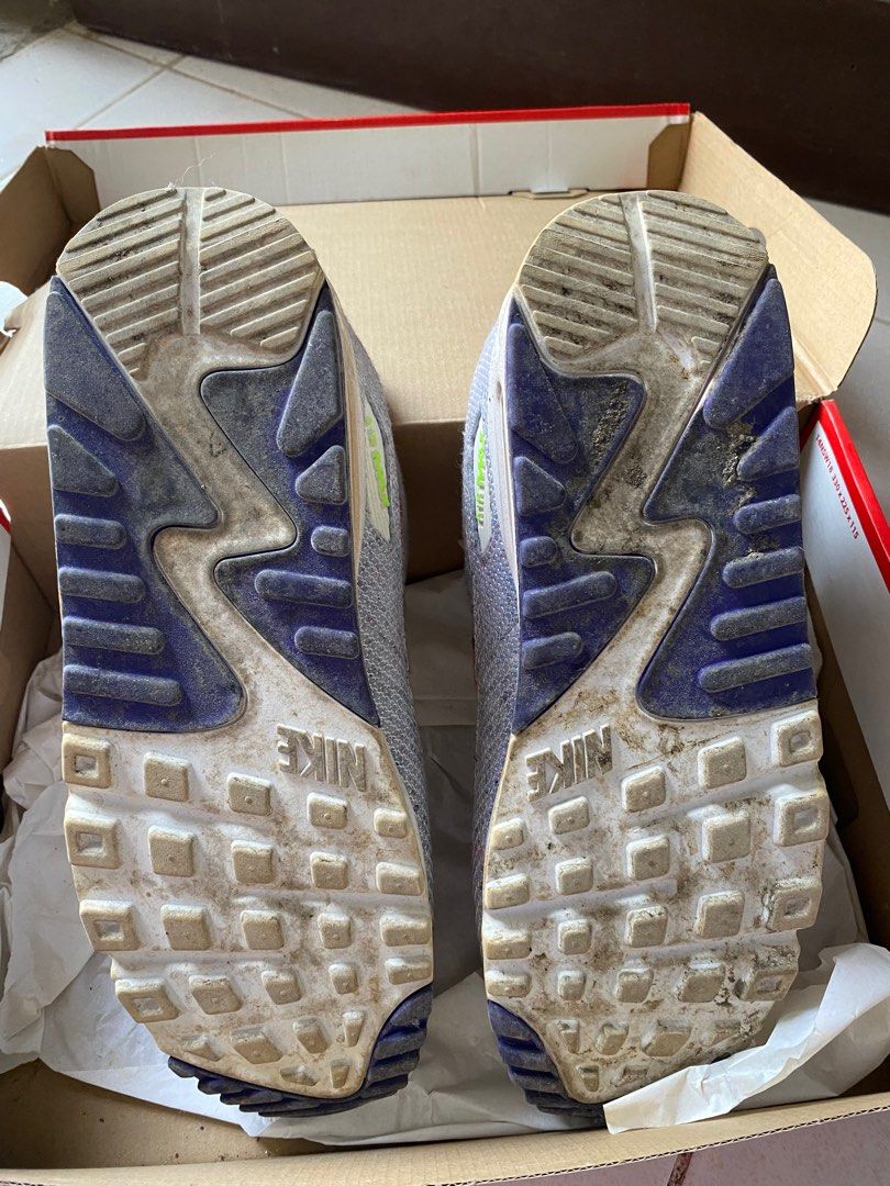 Nike Air Max 90 Sneakers (Category: Sneakers) located in Davao. Submitted by genmate (Listing ID 1405761451, Image 3). Description: Nike Air Max 90 - size: US 9.5M - no heel drags - needs wash.