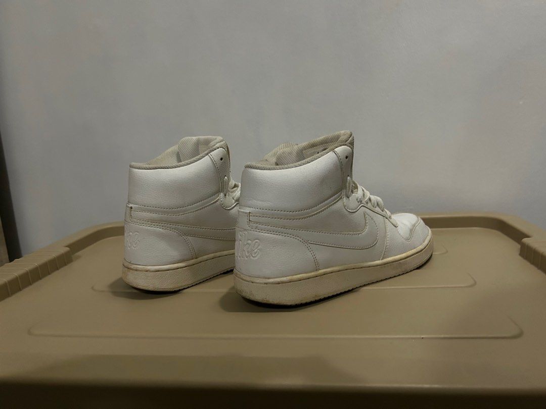 Nike Ebernon Mid White Size US 8 EUR 39 (Category: Sneakers) located in Antipolo. Submitted by thegoodgoods784 (Listing ID 1405831662, Image 3). Description: Nike Ebernon Mid White Size US 8 EUR 39 Bought in Japan Used twice sa Japan, good as new, di pudpod Issue: Yellow sole, natambak Rfs: decluttering.