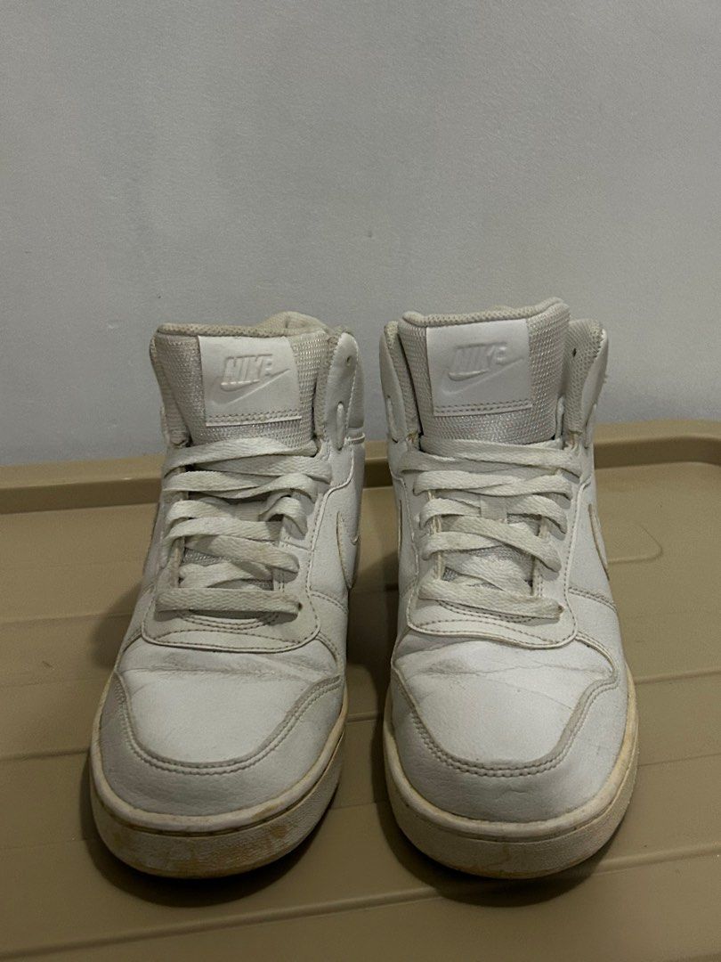 Nike Ebernon Mid White Size US 8 EUR 39 (Category: Sneakers) located in Antipolo. Submitted by thegoodgoods784 (Listing ID 1405831662, Image 1). Description: Nike Ebernon Mid White Size US 8 EUR 39 Bought in Japan Used twice sa Japan, good as new, di pudpod Issue: Yellow sole, natambak Rfs: decluttering.