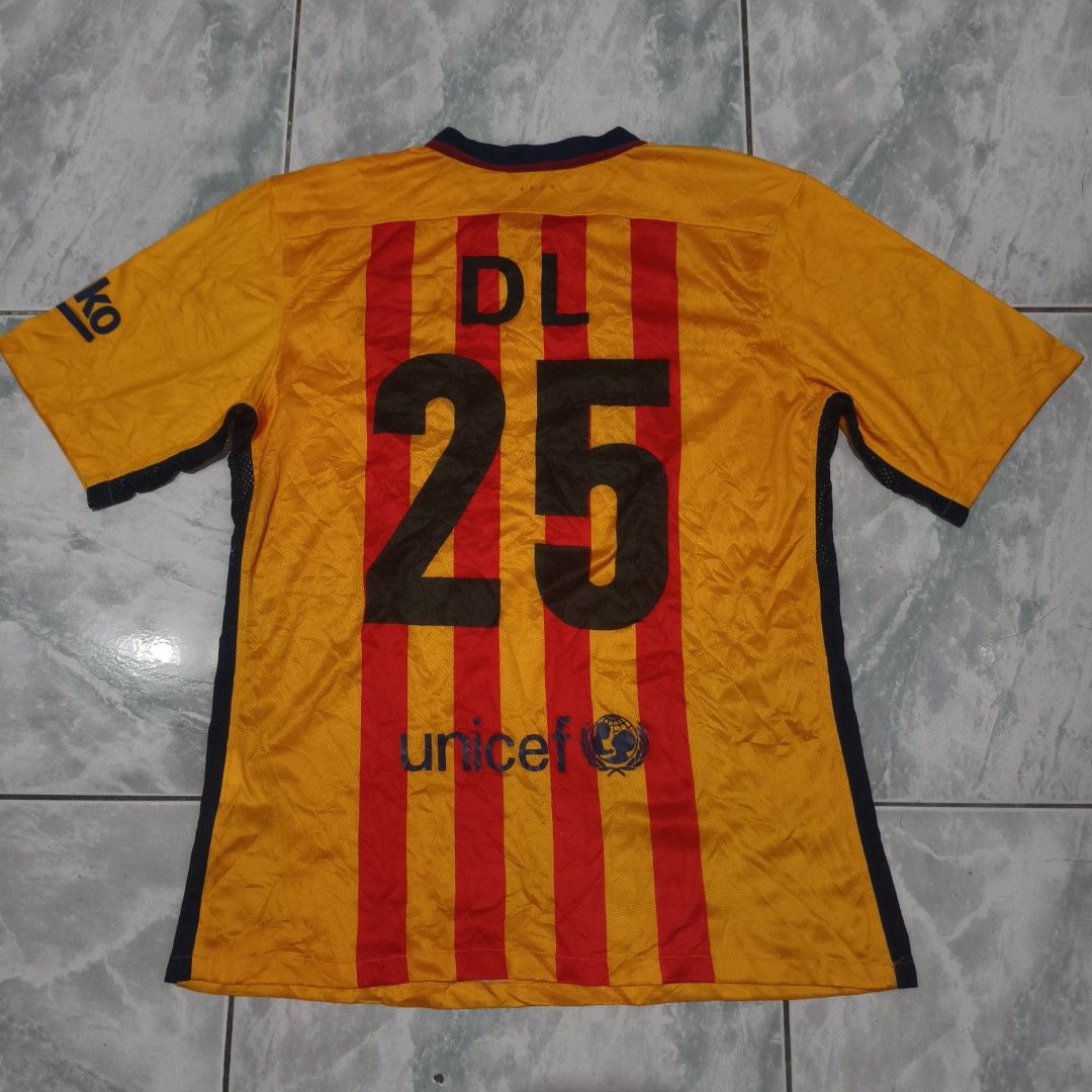 Nike Football Jersey kit (Category: Tshirts & Polo Shirts ) located in Manila. Submitted by itsyadrip (Listing ID 1405762324, Image 2). Description: .
