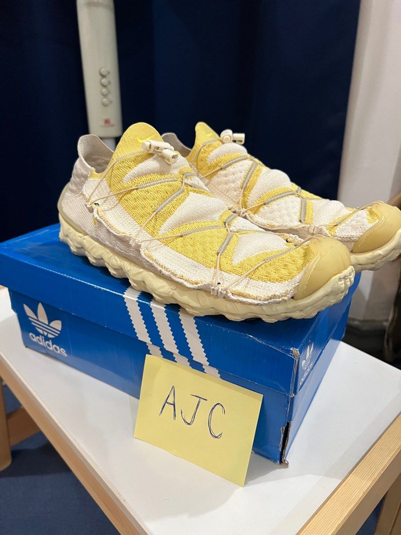 Nike ISPA Mindbody Light Cream US Men's 9 (Category: Sneakers) located in Quezon City. Submitted by alecjc (Listing ID 1405881990, Image 2). Description: - Nike ISPA Mindbody sneakers - Color: Light Cream with yellow accents - Size: US Men's 9 (runs small) I usually wear 8/8.5 - Features textured sole - Condition: Good Bought in Japan Very very comfortable .