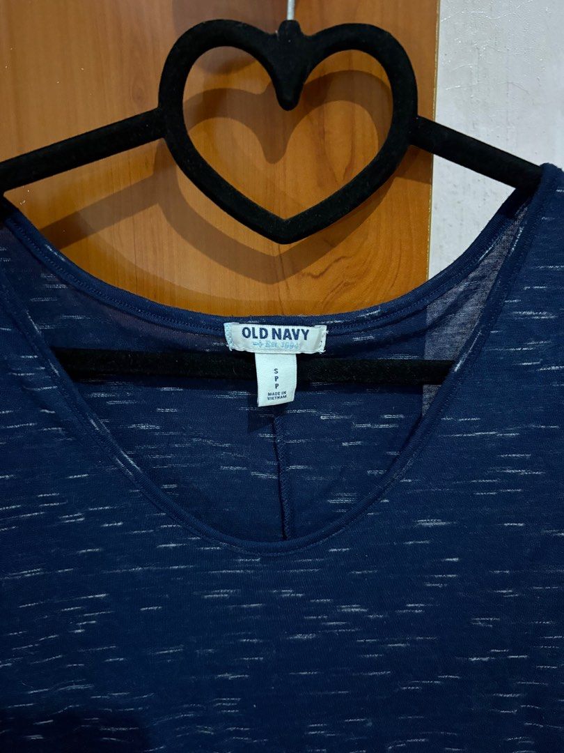 Old navy shirt (Category: Shirts) located in Subic. Submitted by lenhub (Listing ID 1405850177, Image 2). Description: Like new 💯.