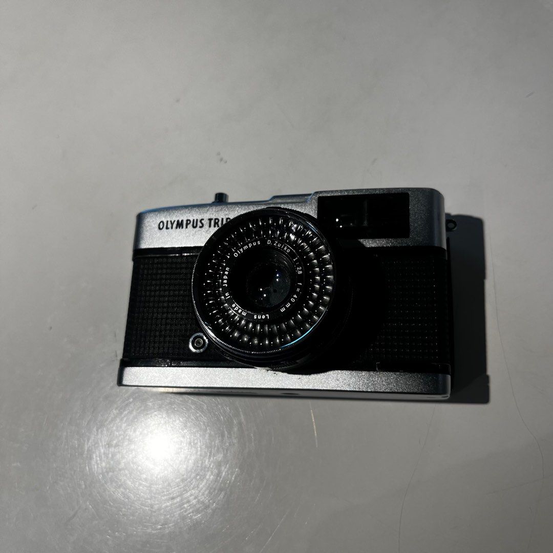 Olympus Trip 35 Film Camera (Category: Cameras) located in Antipolo. Submitted by cloudtaumbahay (Listing ID 1405783060, Image 2). Description: May small dent lang! personally used!.
