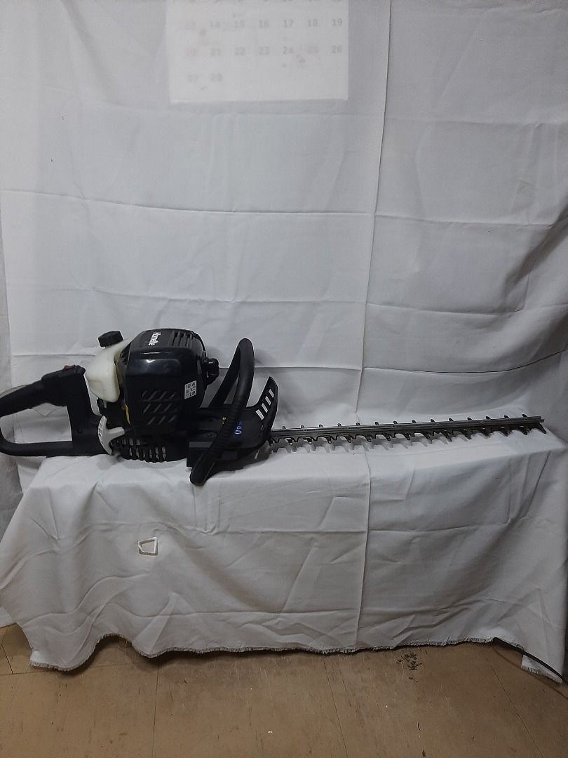 Petrol Hedge Trimmer (Category: Grass Mowers & Trimmers) located in Quezon City. Submitted by better_dayz (Listing ID 1405758383, Image 2). Description: Petrol Hedge Trimmer Perfect for gardening.
