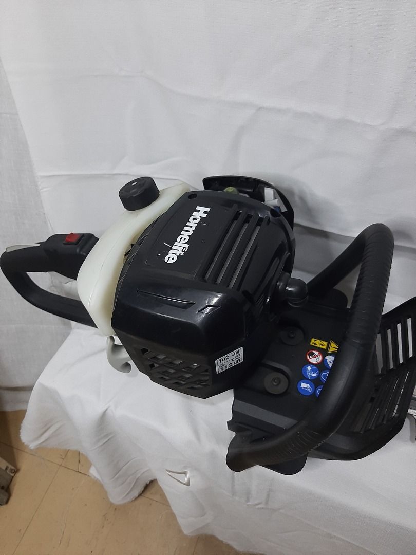 Petrol Hedge Trimmer (Category: Grass Mowers & Trimmers) located in Quezon City. Submitted by better_dayz (Listing ID 1405758383, Image 3). Description: Petrol Hedge Trimmer Perfect for gardening.